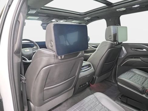 Certified 2024 Cadillac Escalade ESV V w/ LPO, Floor Liner Package AWD/4WD image 10