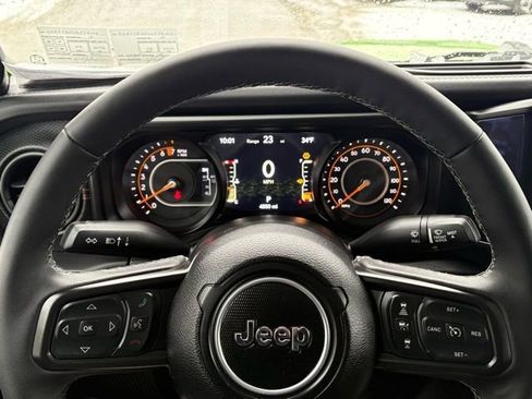 Used 2025 Jeep Gladiator Rubicon image 23