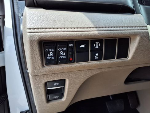 Used 2023 Honda Odyssey EX-L image 15