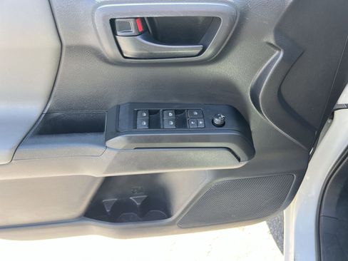 Used 2023 Toyota Tacoma SR AWD/4WD image 14