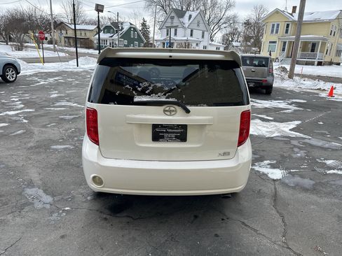 Used 2008 Scion xB Base 4dr Wagon 5M image 4