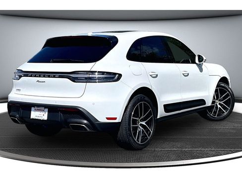 Used 2026 Porsche Macan AWD/4WD image 16