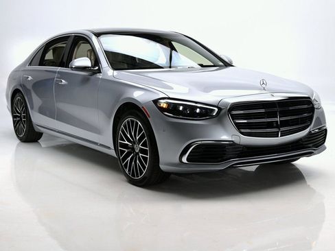 Used 2023 Mercedes-Benz S 580 4MATIC Sedan image 3