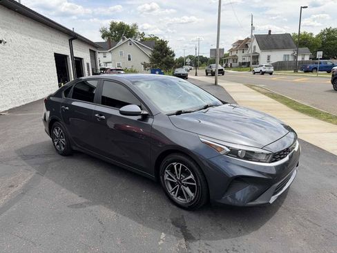 Used 2023 Kia Forte LXS FWD image 6