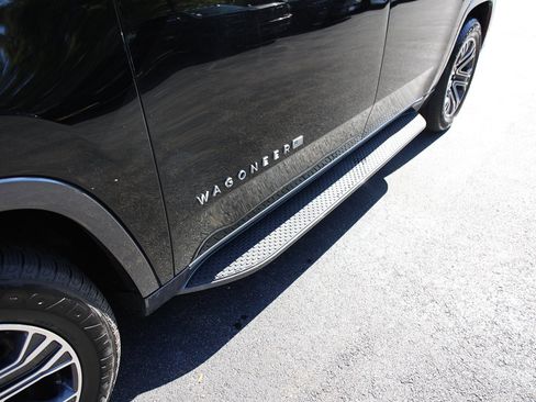 Used 2022 Jeep Wagoneer Series III w/ Flexible Seating Group image 9