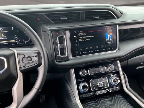 Used 2024 GMC Yukon XL Denali RWD image 9