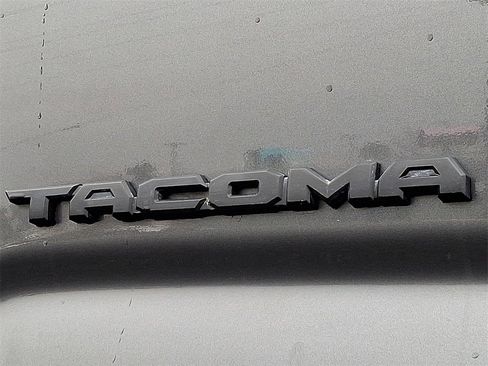 Used 2017 Toyota Tacoma SR5 w/ Tow Package image 29