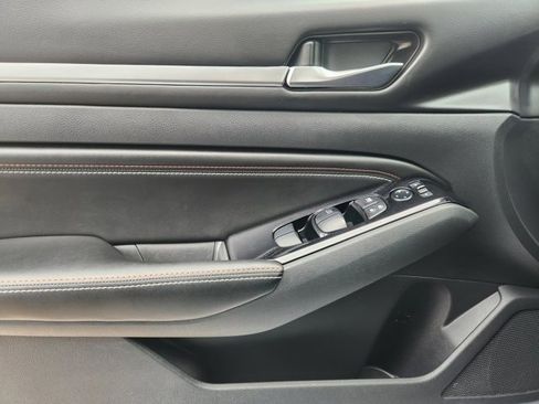 Used 2023 Nissan Altima 2.5 SR w/ SR Premium Package image 20