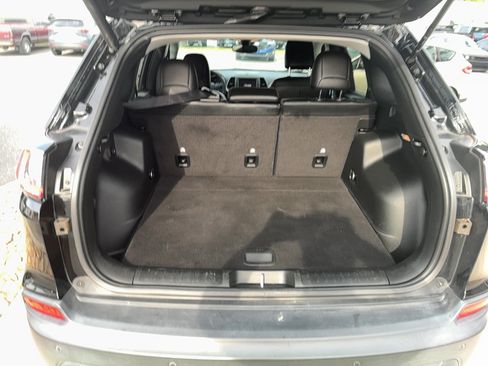 Used 2023 Jeep Cherokee Altitude Lux AWD/4WD image 8