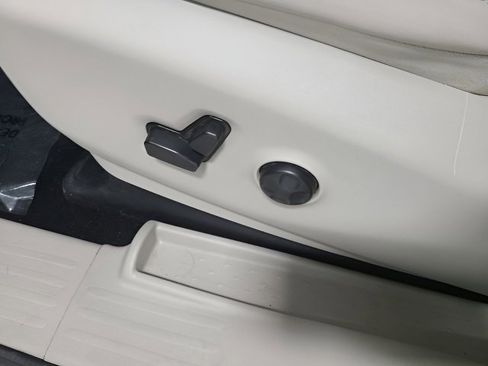 Used 2019 Chrysler Pacifica Limited FWD image 20