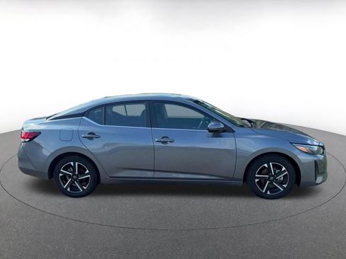 Used 2024 Nissan Sentra SV FWD image 13