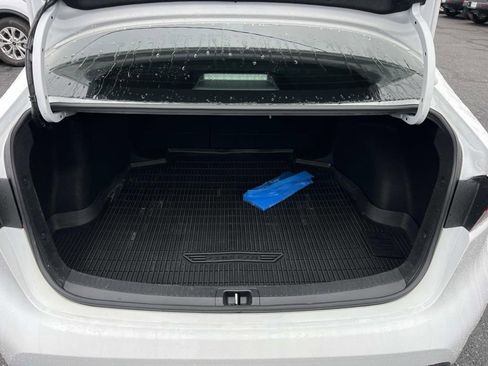 Used 2023 Toyota Corolla LE image 18