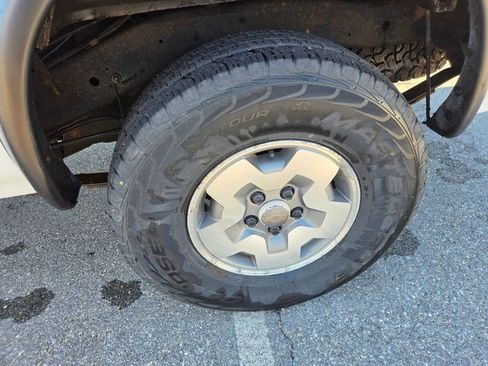 Used 2003 Chevrolet S10 Pickup LS w/ LS Preferred Equipment Group AWD/4WD image 24