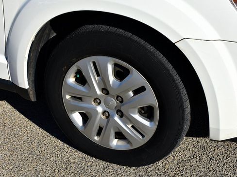 Used 2020 Dodge Journey SE w/ SE Popular Equipment Group image 6