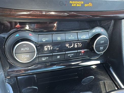 Used 2018 INFINITI QX30 Premium w/ Technology Package image 33