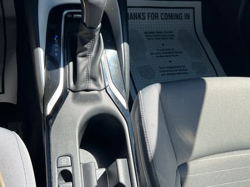 Certified 2025 Toyota Corolla SE w/ SE Premium Package FWD image 21