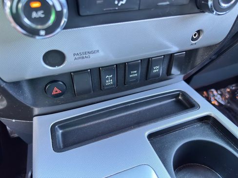 Used 2010 Nissan Titan PRO-4X AWD/4WD image 31