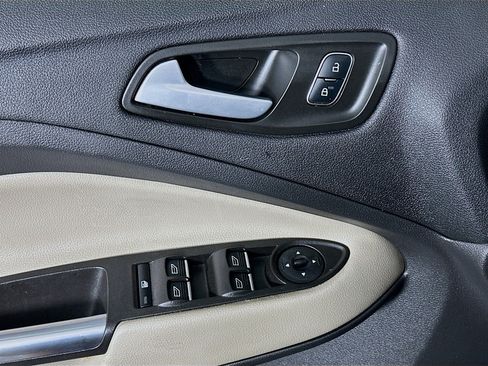 Used 2019 Ford Escape SEL image 15