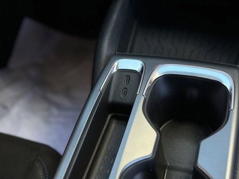 Used 2026 Chevrolet Equinox EV LT image 9