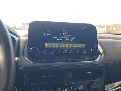 Used 2023 Nissan Rogue SL w/ SL Premium Package image 21