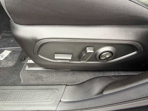 New 2025 Jeep Grand Cherokee L Laredo w/ Luxury Tech Group I image 6