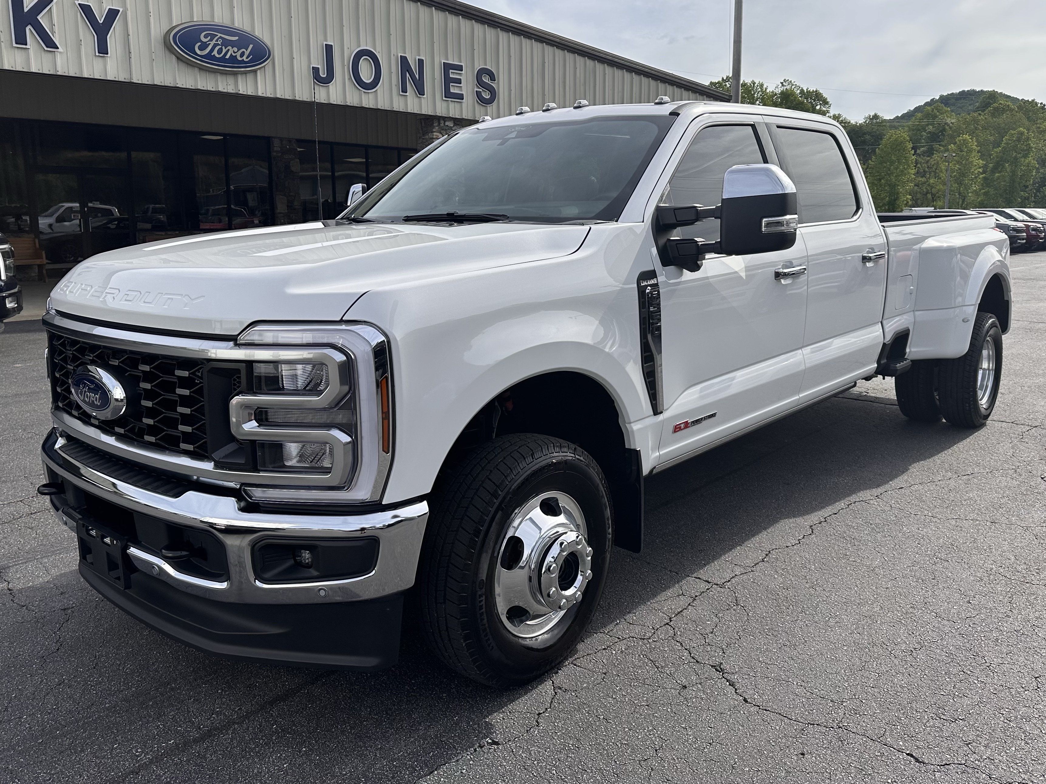 Used 2026 Ford F350 King Ranch w/ Chrome Package AWD/4WD image 2