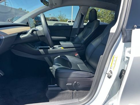 Used 2021 Tesla Model Y Long Range AWD/4WD image 9