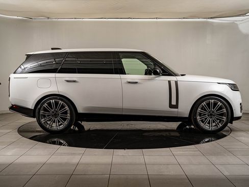 New 2026 Land Rover Range Rover Long Wheelbase SE image 11