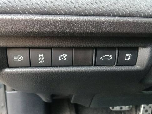 Used 2025 Toyota Camry SE FWD image 18