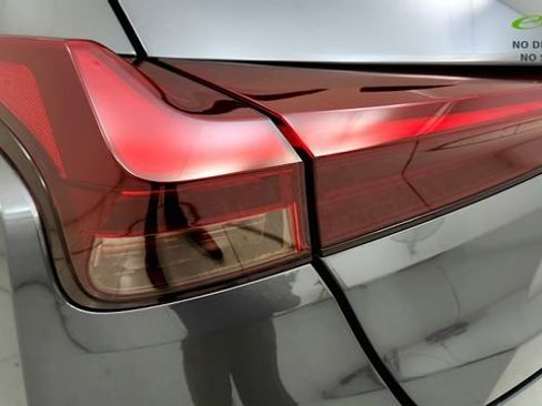 Used 2025 Lexus UX 300h FWD image 27