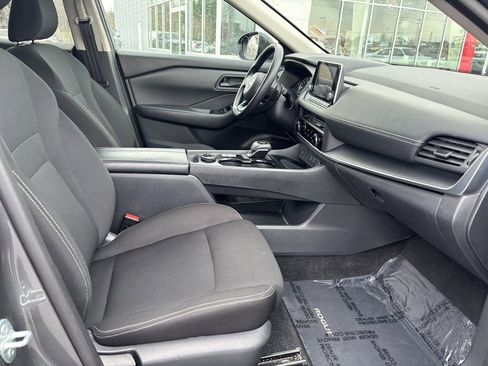 Used 2024 Nissan Rogue S image 31