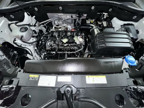 Used 2024 Volkswagen Atlas SE FWD image 12
