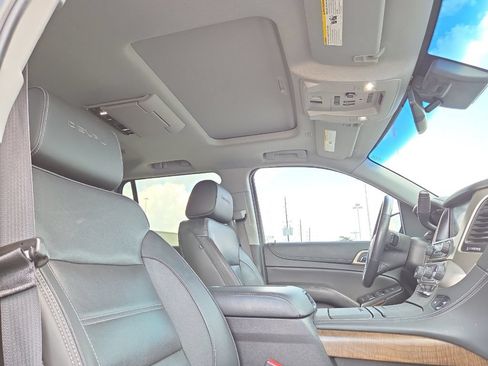 Used 2018 GMC Yukon Denali w/ Denali Ultimate Package AWD/4WD image 18