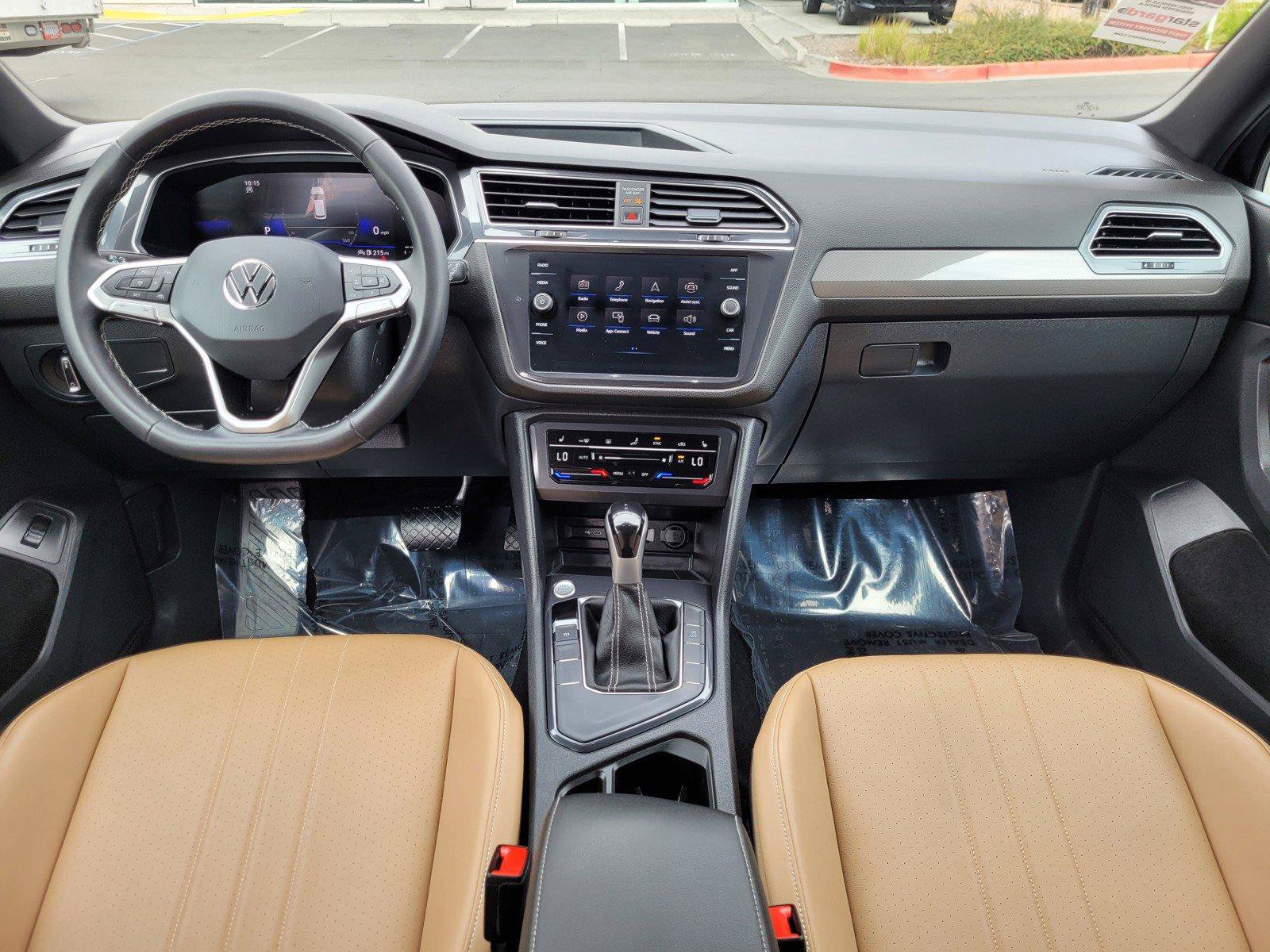 Certified 2023 Volkswagen Tiguan SE FWD image 17