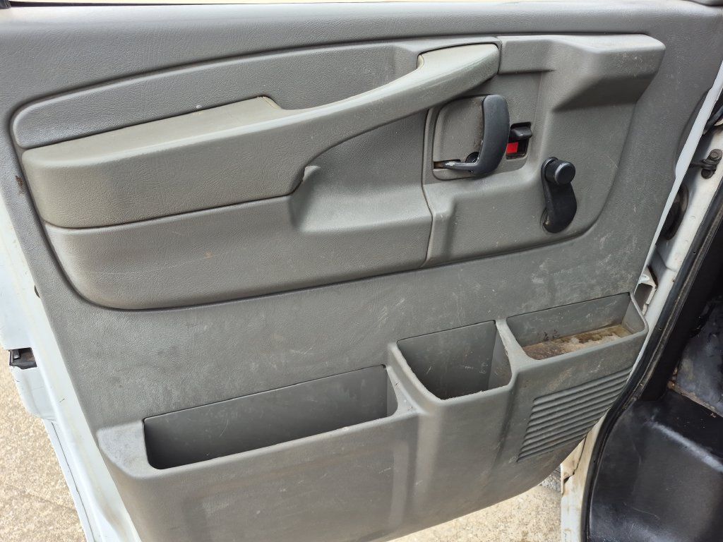 Used 2013 Chevrolet Express 2500 RWD image 14