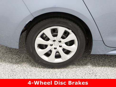 Used 2024 Toyota Corolla LE image 6