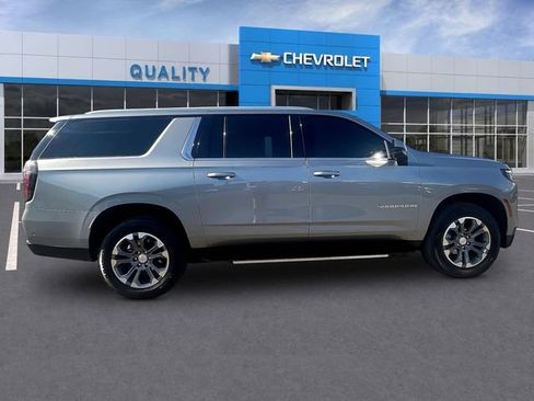 Certified 2025 Chevrolet Suburban LS AWD/4WD image 8