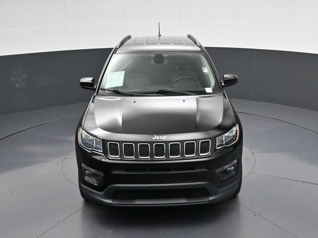 Used 2019 Jeep Compass Latitude FWD image 24
