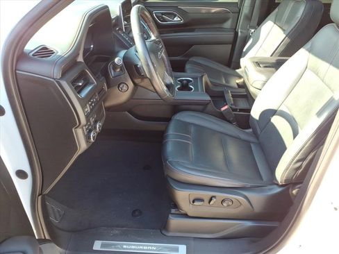 Certified 2022 Chevrolet Suburban RST w/ Sport Performance Package image 12