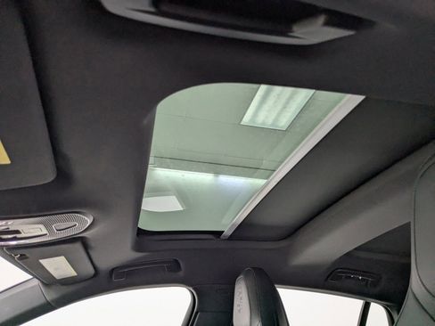 Certified 2025 Porsche Panamera image 23