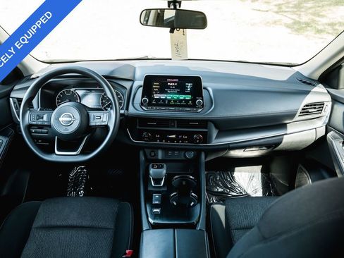 Used 2024 Nissan Rogue SV FWD image 12