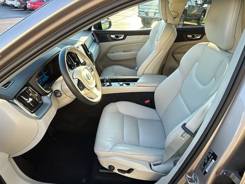 Used 2024 Volvo XC60 B5 Core w/ Climate Package AWD/4WD image 24
