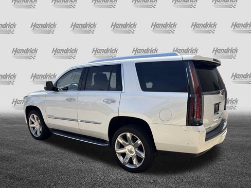 Used 2017 Cadillac Escalade Luxury AWD/4WD image 8