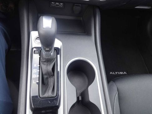 Used 2022 Nissan Altima 2.5 SV image 15