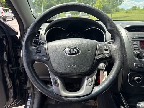 Used 2015 Kia Sorento LX AWD/4WD image 17