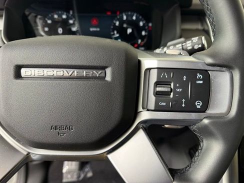 Used 2025 Land Rover Discovery Dynamic SE image 16
