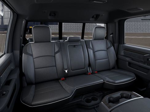 New 2026 RAM 2500 Laramie AWD/4WD image 15