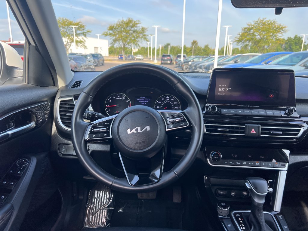 Certified 2023 Kia Seltos EX AWD/4WD image 15
