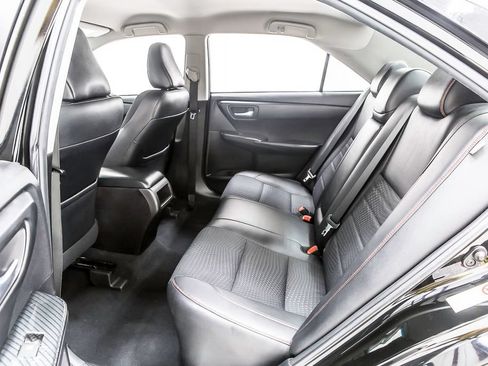 Used 2015 Toyota Camry SE FWD image 28