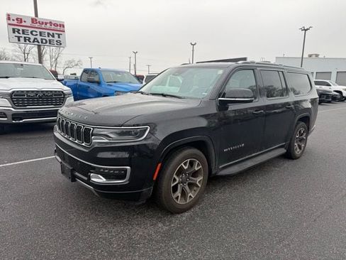 Used 2024 Jeep Wagoneer L Series III w/ Flexible Seating Group image 7